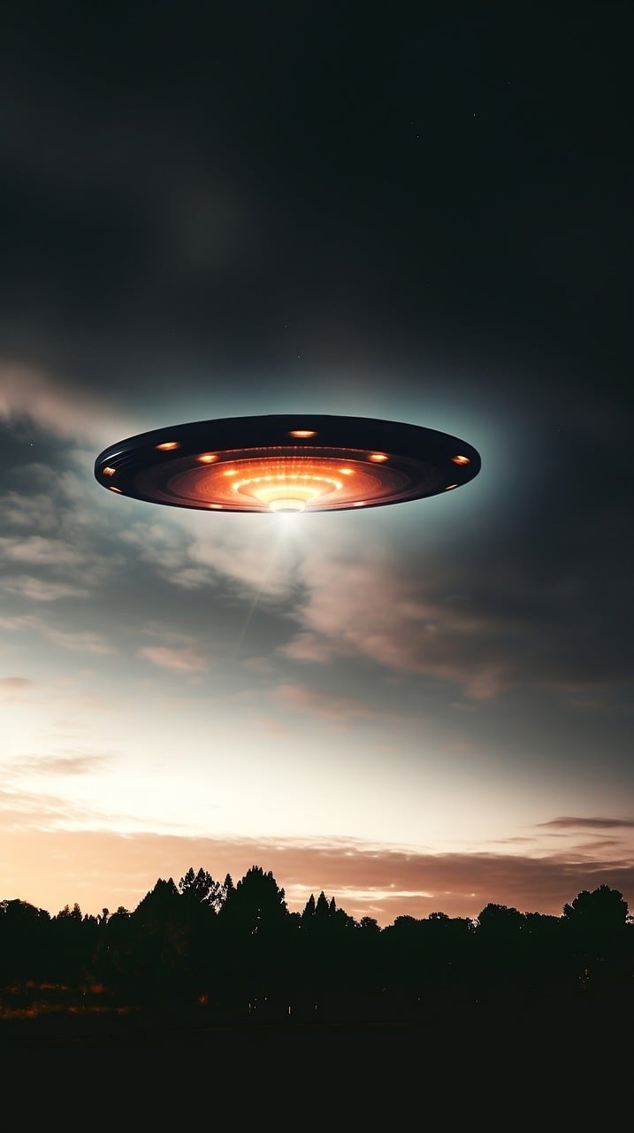 När Tucker Carlson och Joe Rogan träffas pratar de om UFO:n och evolutionsteorin 4
